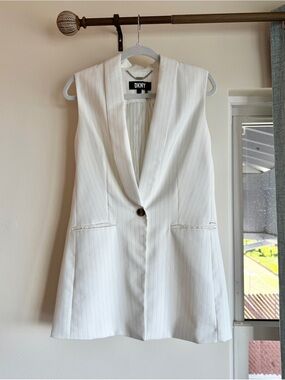 NWOT DKNY White Pinstripe Sleeveless Blazer Vest | Size 2